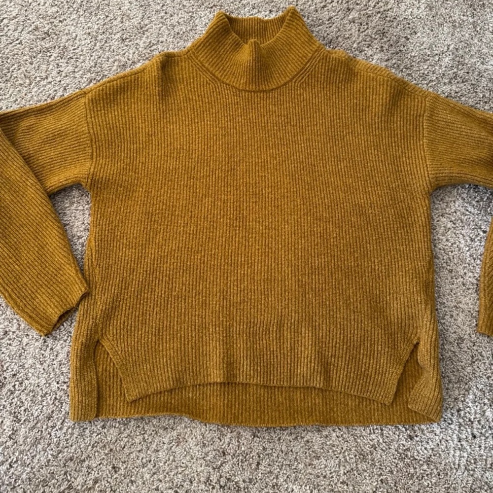 Abercrombie & Fitch Knit Mock Neck Neutral Camel Wool Blend Sweater 
Size Medium - Picture 10 of 12